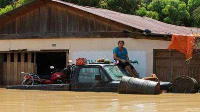 Bolivia en emergencia por inundaciones, se reportan 300 familias afectadas.