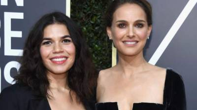 Natalie Portman y América Ferrera (i) son fundadoras de un nuevo equipo de fútbol de la liga femenina en EEUU.