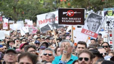 En California se han celebrado manifestaciones en ciudades como Santa Ana, Santa Mónica, Burbank, Pico Rivera, Manhattan Beach, Huntington Beach, Long Beach, además de Los Ángeles. EFE