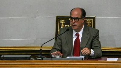 El jefe del Parlamento venezolano, el opositor Julio Borges, encabeza la sesión de la Asamblea Nacional. EFE