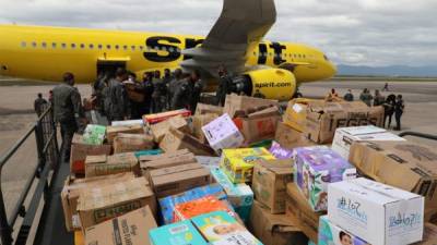 Spirit Airlines también donó 13 cajas con ayuda humanitaria a hondureños afectados.