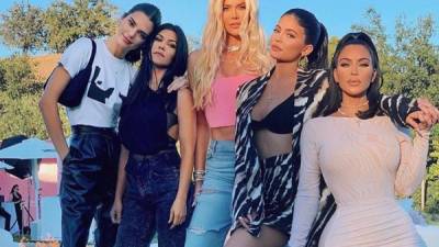 Las hermanas Kourtney, Khloé y Kim Kardashian y Kendall y Kylie Jenner.