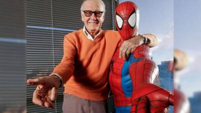 Stan Lee, creador de personajes clásicos como Spider-Man, Hulk, X-Men y Black Panther.