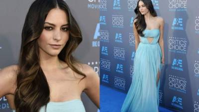 La actriz Genesis Rodriguez optó por un vestido de Reem Acra que, a pesar de su sutil tono celeste, destilaba espíritu sexy por todas partes.