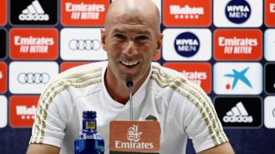 El entrenador del Real Madrid, el francés Zinedine Zidane, durante una rueda de prensa telemática ofrecida este miércoles en Madrid.