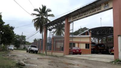 La calle frente a la estación de Bomberos es una de las más afectadas de la colonia Calpules, por lo que solicitan su reparación.