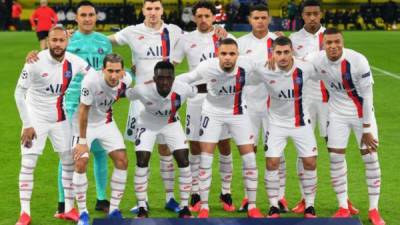 El PSG, actual campeón de la liga de Francia, confirmó cinco salidas de cara a la siguiente temporada por lo que comenzó con la revolución en cuanto al tema de bajas y fichajes para la próxima campaña.