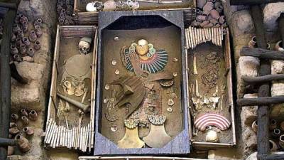 Los objetos encontrados en una tumba imperial datan de entre los años 600 y 1,000 de la actual era.