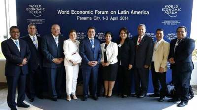 El mandatario hondureño viajó a Panamá para participar en el IX Foro Económico Mundial. Fotos cortesía de @JuanOrlandoH.