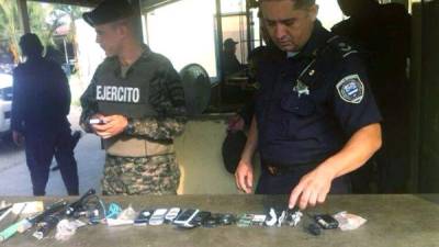 El Ejército colaboró con la Policía Nacional Preventiva de El Progreso para hacer el registro en los módulos del centro penitenciario.