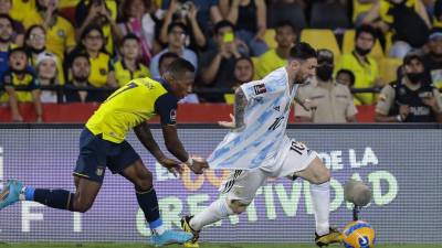 Lionel Messi no pudo destacar en el duelo ante Ecuador. Foto AFP.