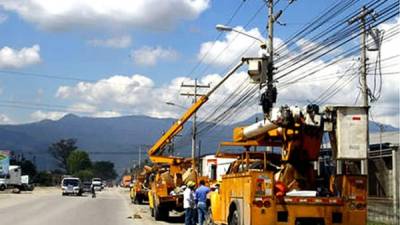 La Enee reparará postes en mal estado en Puerto Cortés mañana martes.