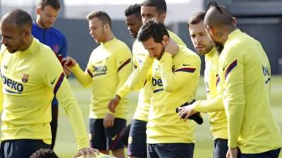 Según Diario Sport, en el FC Barcelona planean la salida de ocho futbolistas debido a la crisis que está atravesando por la pandemia del coronavirus.