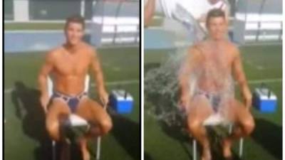 Cristiano Ronaldo cumple en calzoncillos el reto del 'Ice Bucket Challenge'.