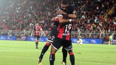 Roger Rojas y Jonathan McDonald marcaron sendos dobletes para la victoria del Alajuelense contra el Municipal Liberia.