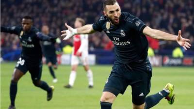 Karim Benzema abrió el camino del triunfo del Real Madrid contra el Ajax.