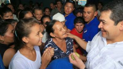 Los vecinos de La Libertad se mostraron contentos con la visita del presidente Juan Orlando Hernández.