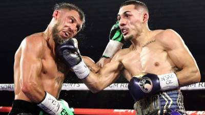 Teófimo López durante la pelea contra Vasyl Lomachenko en octubre de 2020.