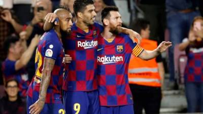 Arturo Vidal, Luis Suárez y Messi fueron anotaron en el Camp Nou. Foto EFE.