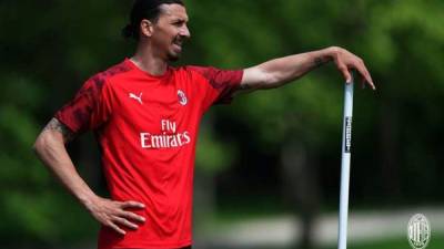 Zlatan se someterá en las próximas horas a unos exámenes médicos para conocer el alcance de su lesión.