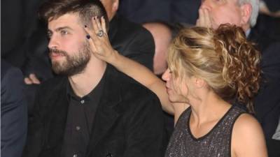 Gerard Piqué volvió a sacar a pasear su lado más bromista durante una cena con su pareja Shakira y unos amigos en un restaurante de Barcelona.