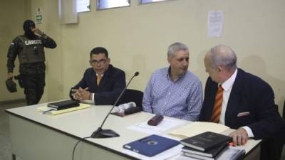 El exfuncionario Mario Zelaya se mostró muy participativo con su defensor Andrés Urtecho.