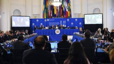 Durante los 54 años de historia de la observación electoral de la OEA, EUA 'ha sido central' a la hora de financiar misiones en los comicios de los países latinoamericanos, pero nunca había permitido que la organización examinara los suyos propios. EFE/Archivo