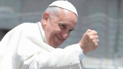 El papa Francisco desea un ‘buen partido’ a futbolistas que jugarán por la Paz.