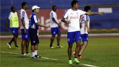 Jorge Luis Pinto puso a los jugadores a practicar lanzamientos de penal.