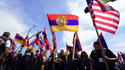 Armenios-estadounidenses marchan en protesta en California, exigiendo el reconocimiento de Turquía. AFP/Archivo