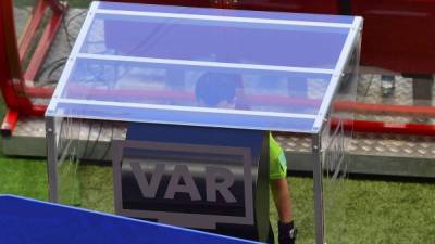 El VAR se ha utilizado en la victoria de Francia de 2-1 ante Australia. FOTO AFP.