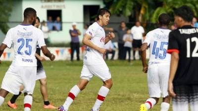 Los jugadores del Olimpia celebran el gol de Ismael Santos. Foto Delmer Martínez