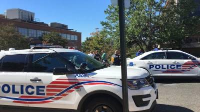 La policía respondió de inmediato al tiroteo registrado cerca de una escuela en la capital estadounidense.