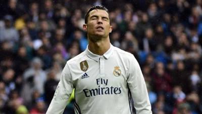 Cristiano Ronaldo se lamenta tras fallar el penal ante el Valencia. Foto AFP