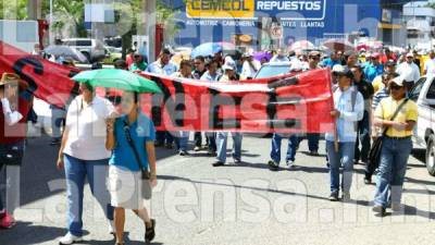 Más de 200 empleados sindicalistas se unieron a la marcha este día en San Pedro Sula.