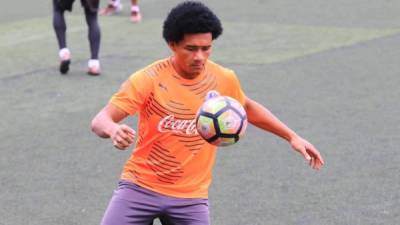 Carlos Will Mejía en el entrenamiento de este viernes del Olimpia. Foto Ronald Aceituno