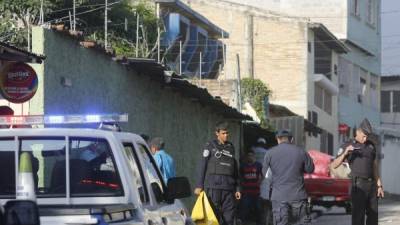 En la tercera calle de la colonia Torocagua quedó tirado el cuerpo boca arriba.