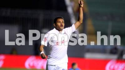 Roger Rojas tuvo una enorme noche con el Olimpia ante el Vida. Foto Juan Salgado