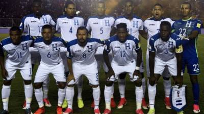 Honduras' national football team poses before a FIFA World Cup Russia 2018 Concacaf qualifier match against Panama in Panama City on June 13, 2017. / AFP PHOTO / RODRIGO ARANGUA
