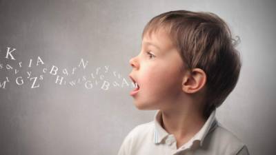 Los niños con un vocabulario abundante tienen mejor rendimiento académico.