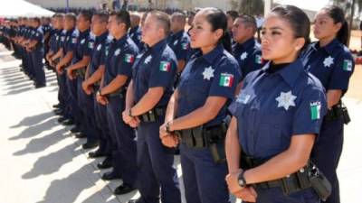 El ejército de México se encargó de desarmar a los policías.