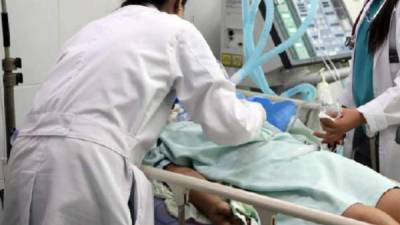 Los estudiantes de medicina a punto de egresar hacen sus prácticas en los hospitales públicos del país.