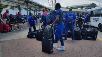 La selección de Honduras en el momento que llegaba a Jamaica. Foto Fenafuth.