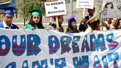 La 'Dream Act' podría beneficiar a más de 800,000 jóvenes que llegaron a los Estados Unidos en la infancia.