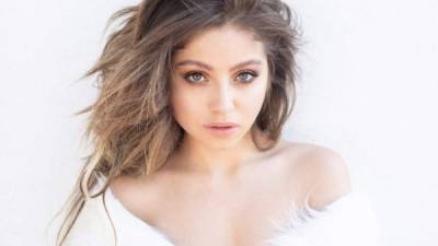 La actriz y cantante mexicana Karol Sevilla.