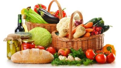 No haga comidas muy copiosas y grasientas. Consuma frutas y verduras.