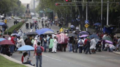Miembros de la Coordinadora Nacional de Trabajadores de la Educación protestaron en las calles de la Ciudad de México.