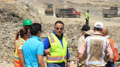 El alcalde Armando Calidonio realizó una inspección en el botadero municipal.