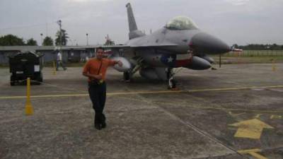 El piloto de Fueza Aérea Hondureña Olvin Emanuel Flores Meraz se estrelló cuando realizaba una prácticas de vuelo.