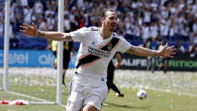 Zlatan Ibrahimovic debutó con dos goles en la MLS con el Galaxy.